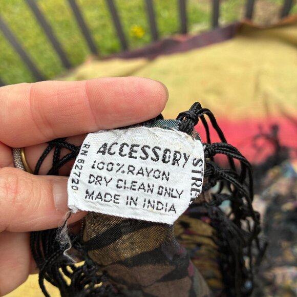 cool large shawl - Picture 3 of 3